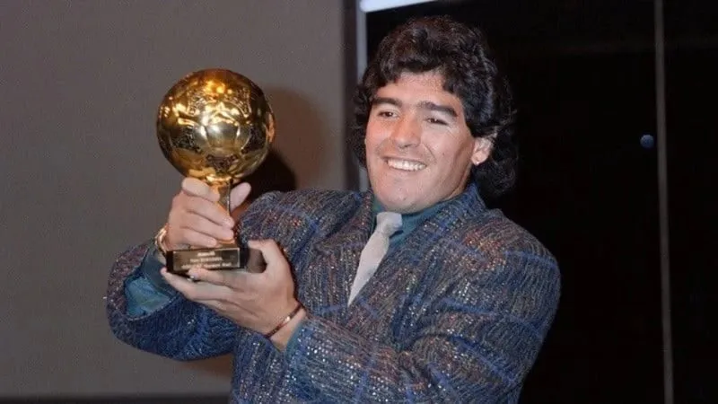 Chia sẻ di sản của huyền thoại Maradona