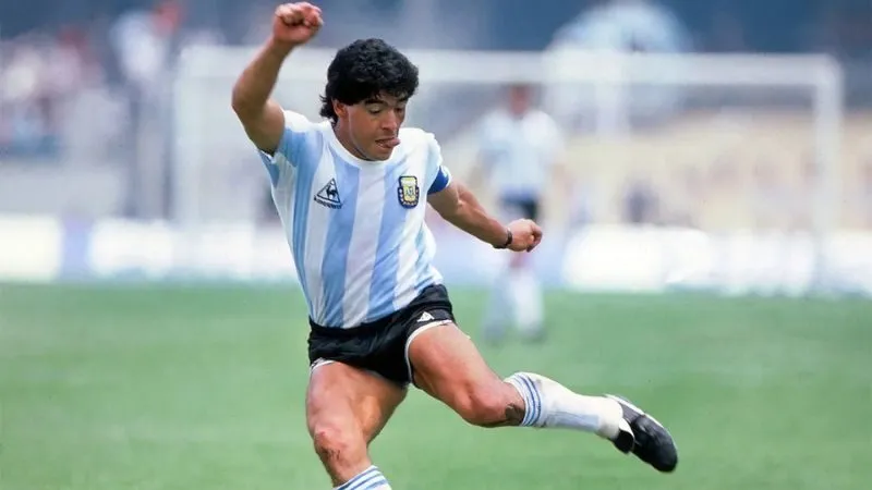 Giới thiệu huyền thoại bóng đá Maradona